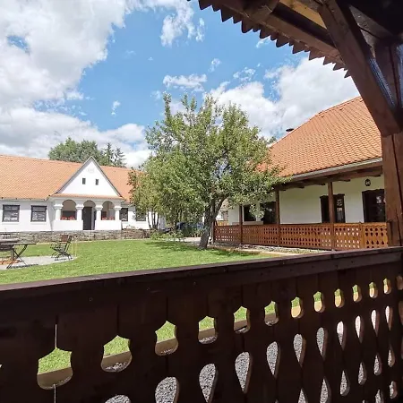 Rauber Baron Cottage-traditional Comfort House Villa *
