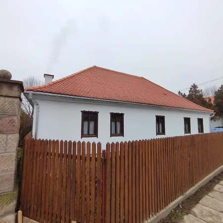 Rauber Baron Cottage-traditional Comfort House Villa