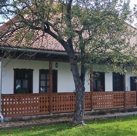 Villa Rauber Baron Cottage-traditional Comfort House