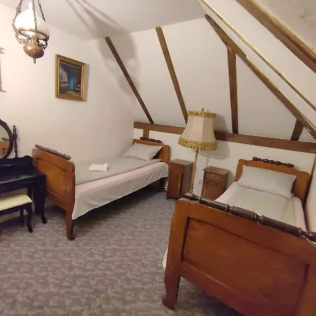 Rauber Baron Cottage-traditional Comfort House Villa *